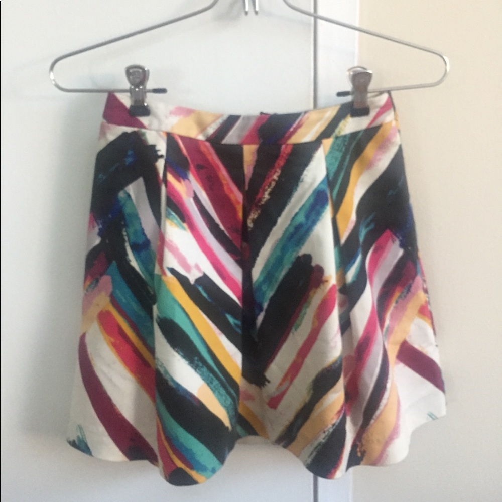 1 H&M mini skirt with pockets